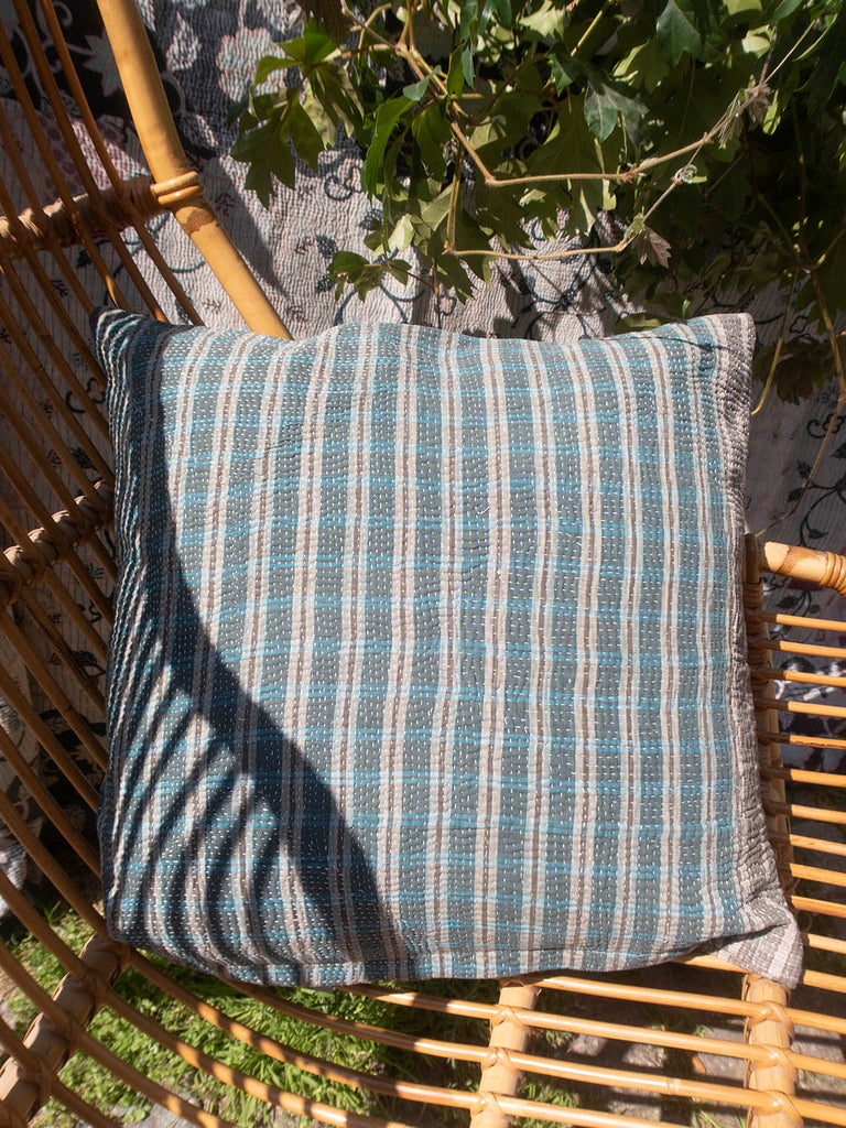 Indian kantha cushion M - 406