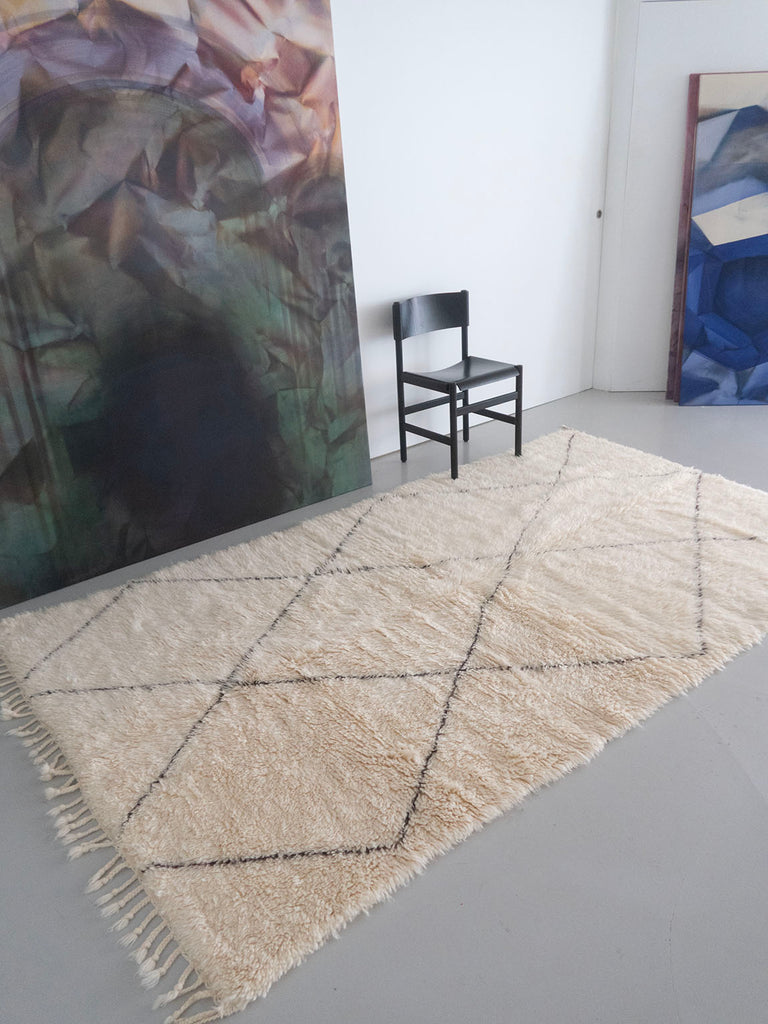 Moroccan Berber rug - Beni Ourain 280