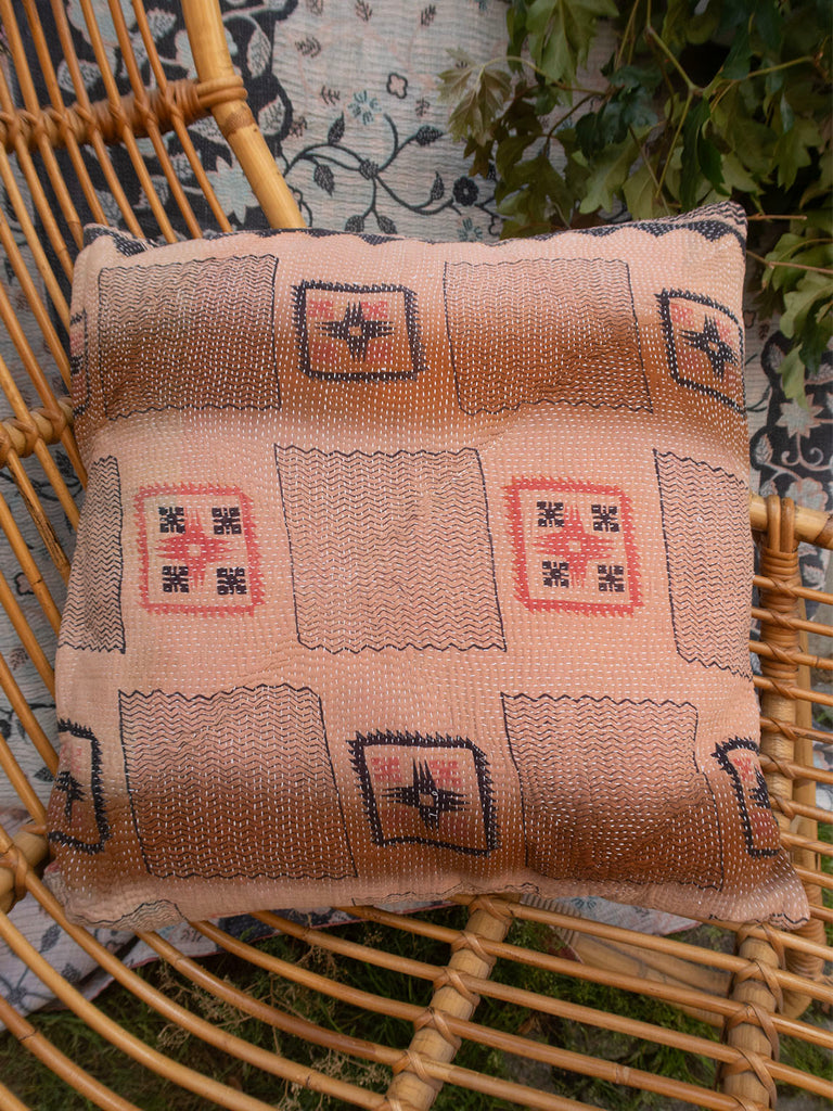 Indisk kantha pude M - 444