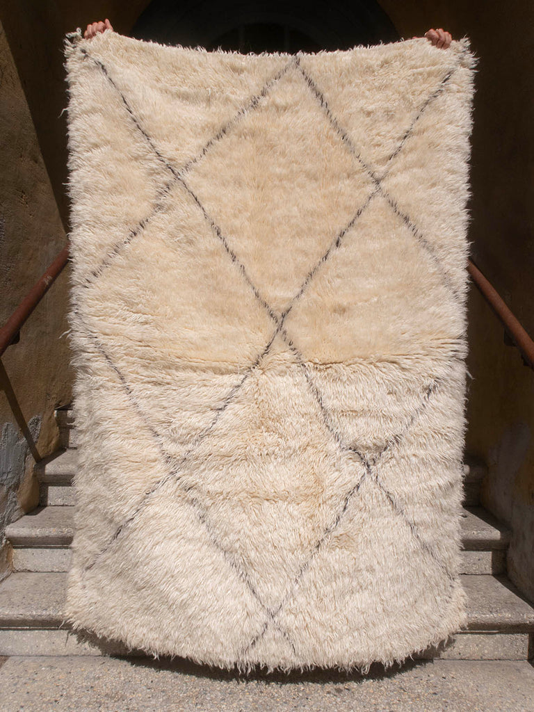 Moroccan Berber rug - Beni Ourain 280