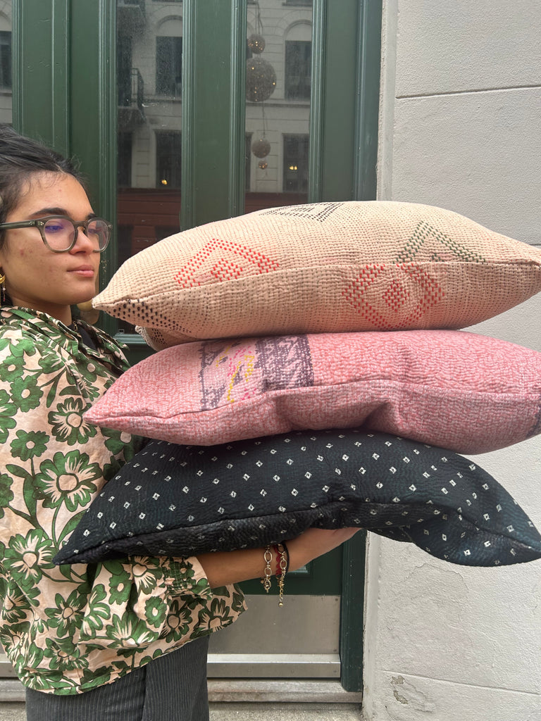 Indisk kantha pude L - 274