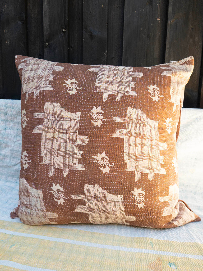 Indisk kantha pude L - 512