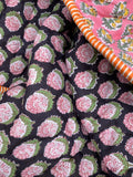 Quiltet babytæppe - Pink/Black