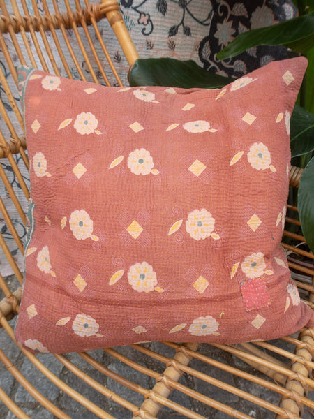 Indisk kantha pude M  - 372