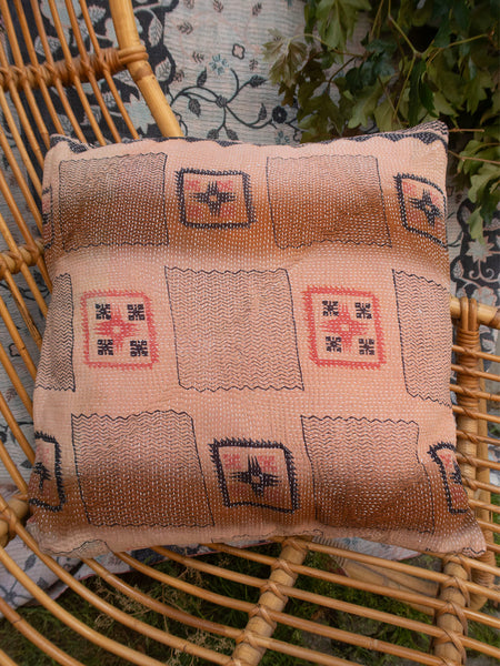 Indisk kantha pude M  - 444