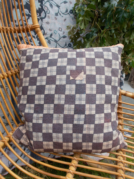 Indisk kantha pude M  - 445