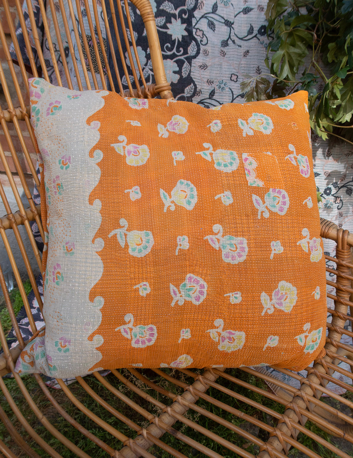 Indian kantha cushion L - 459