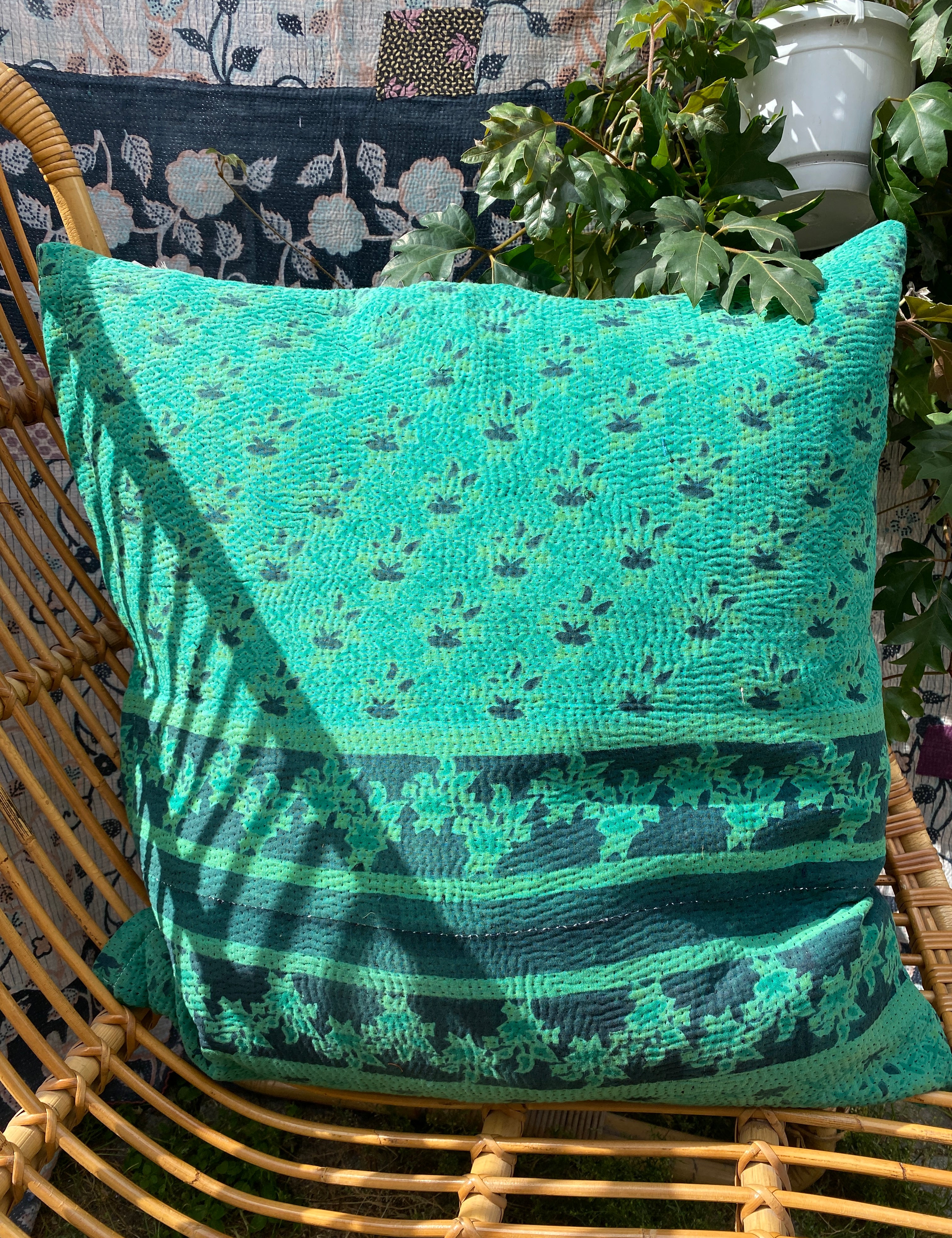 Indian kantha cushion L - 469