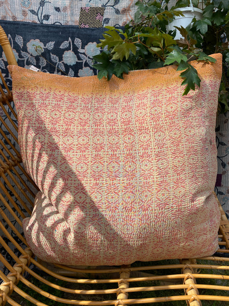 Indisk kantha pude L - 470