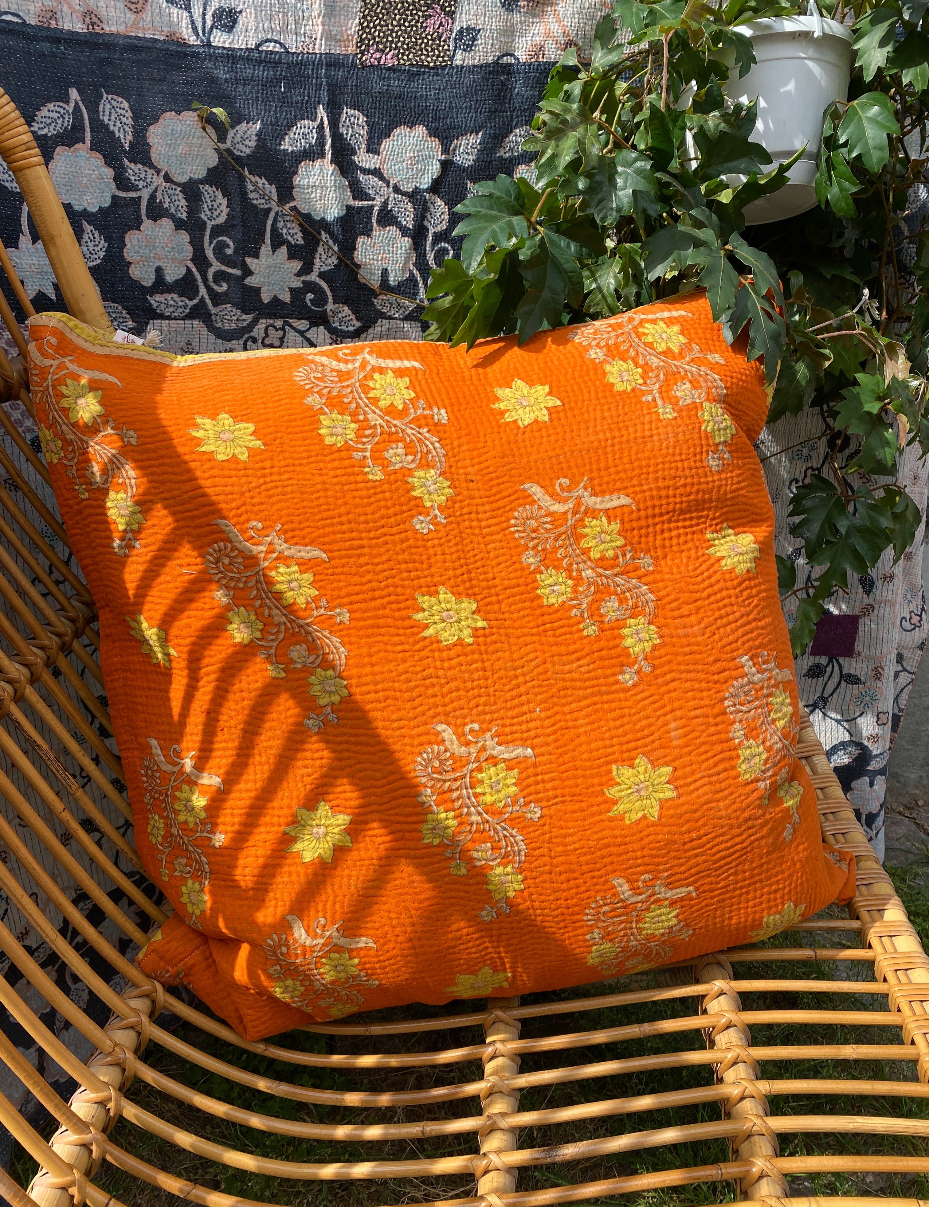 Indian kantha cushion L - 471