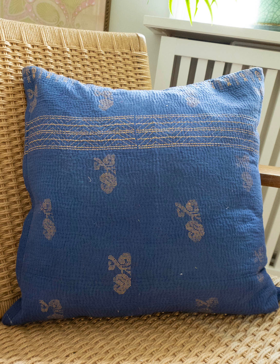 Indian kantha cushion M  - 604