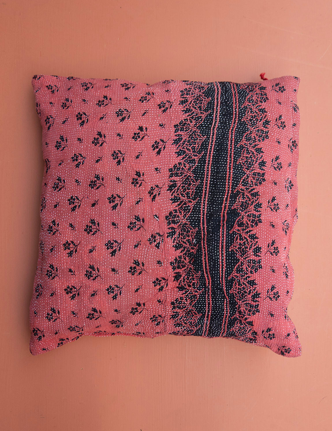 Indian kantha cushion M - 653