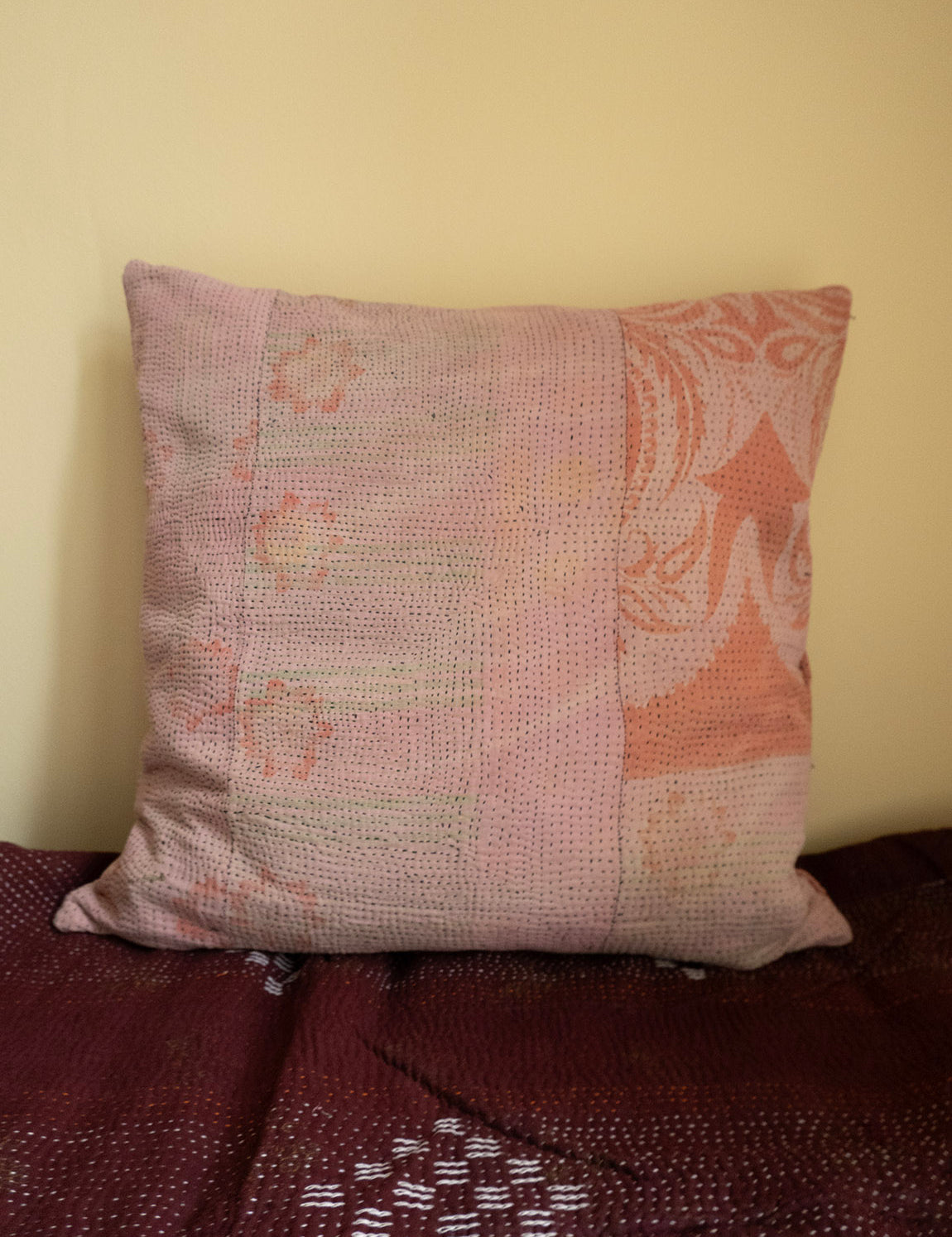 Indian kantha cushion M - 703