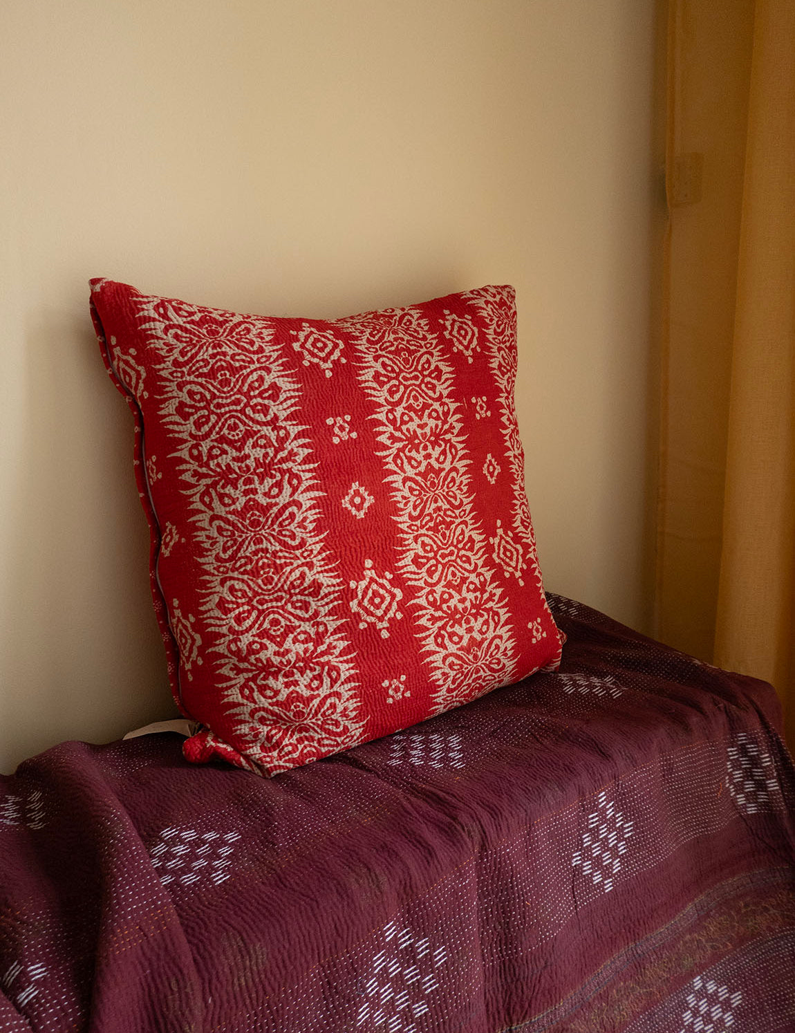 Indian kantha cushion L - 706