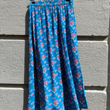 Summer Skirt - 111 Blå m Rød Blomst