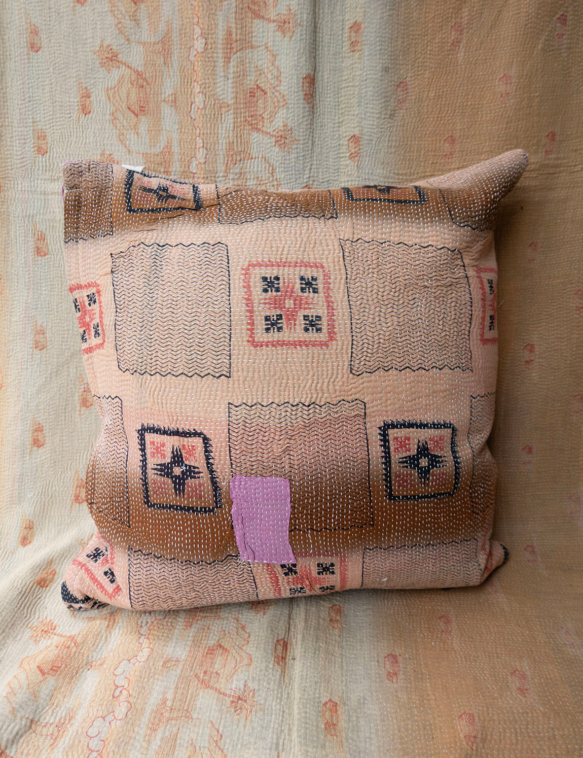 Indian kantha cushion M - 742