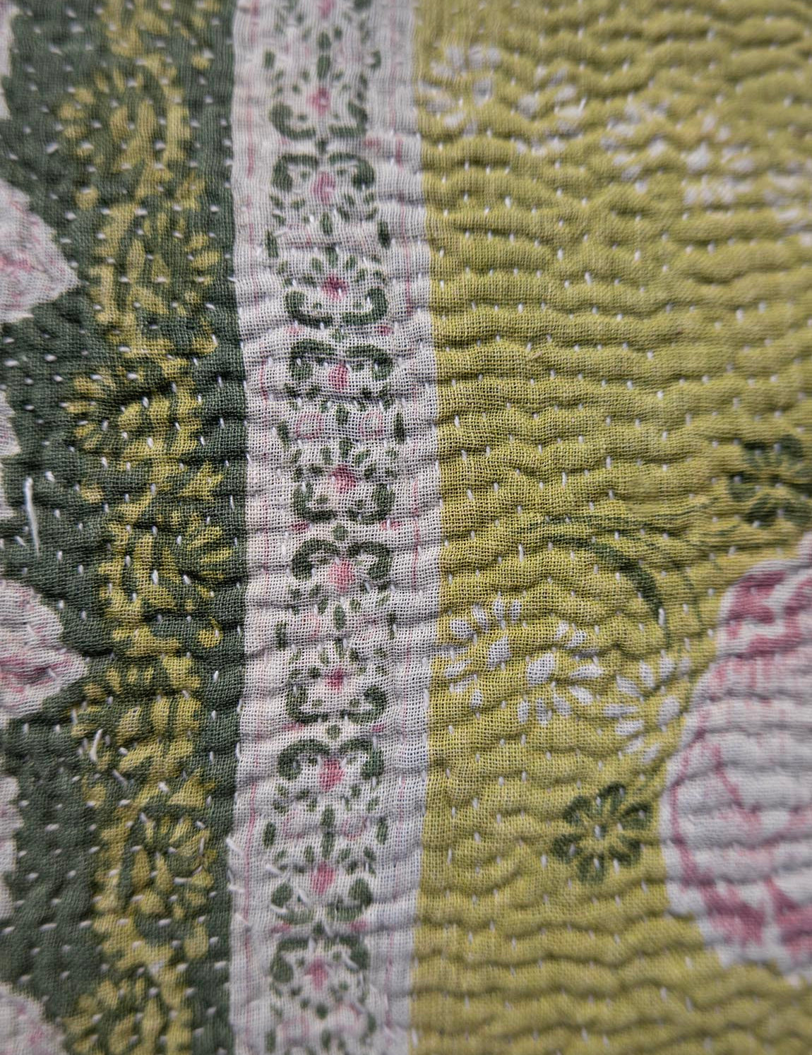 Indian kantha cushion M  - 782