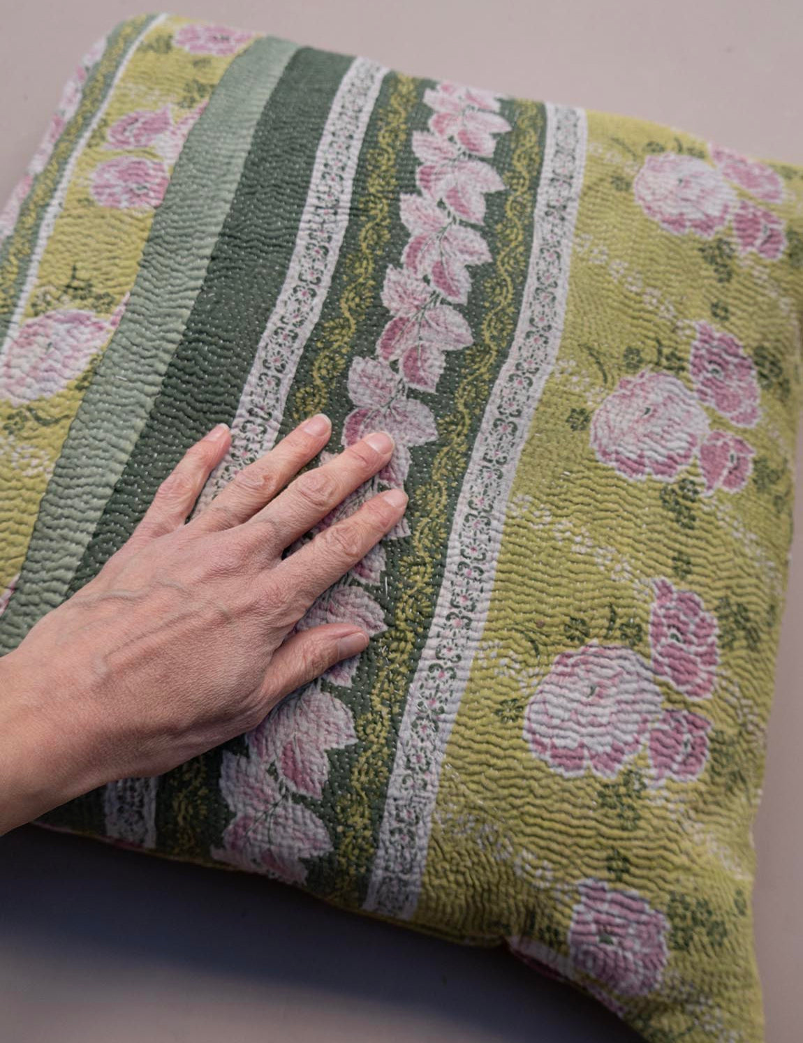 Indian kantha cushion M  - 782