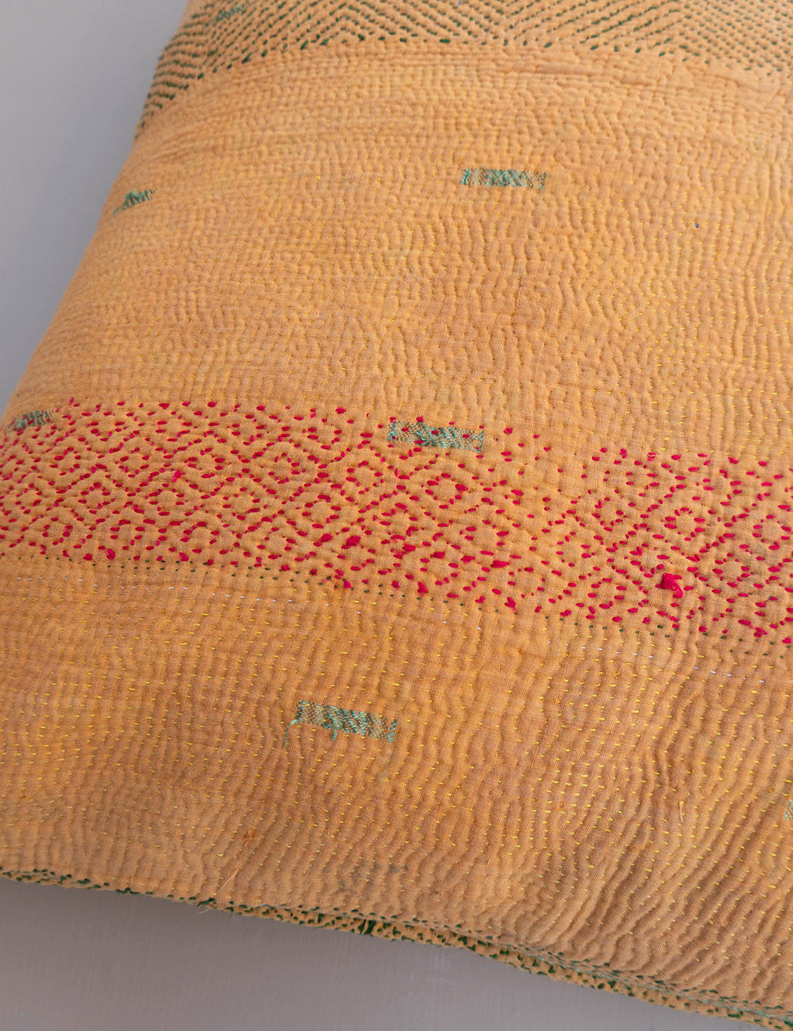 Indian kantha cushion L - 826
