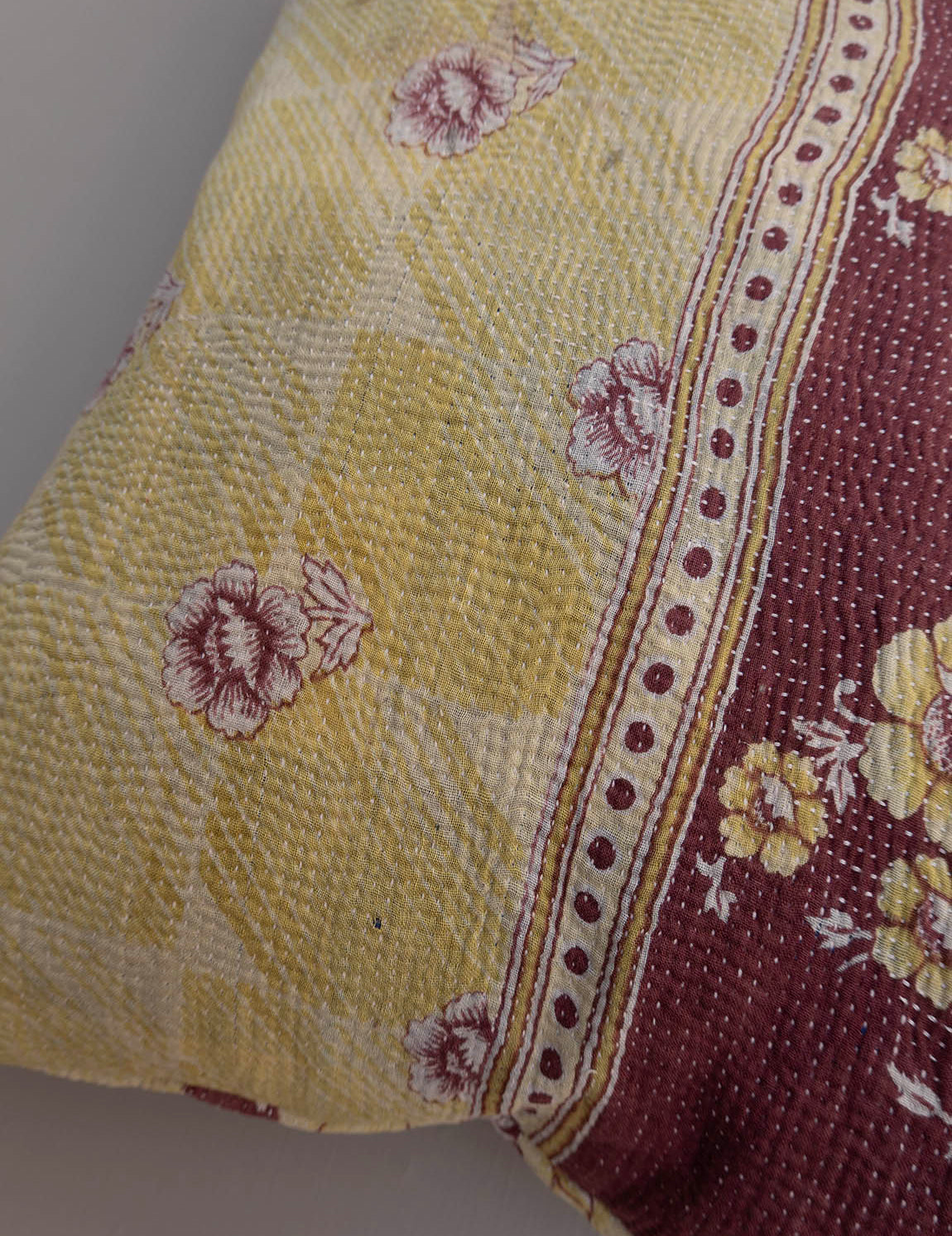Indian kantha cushion M - 833