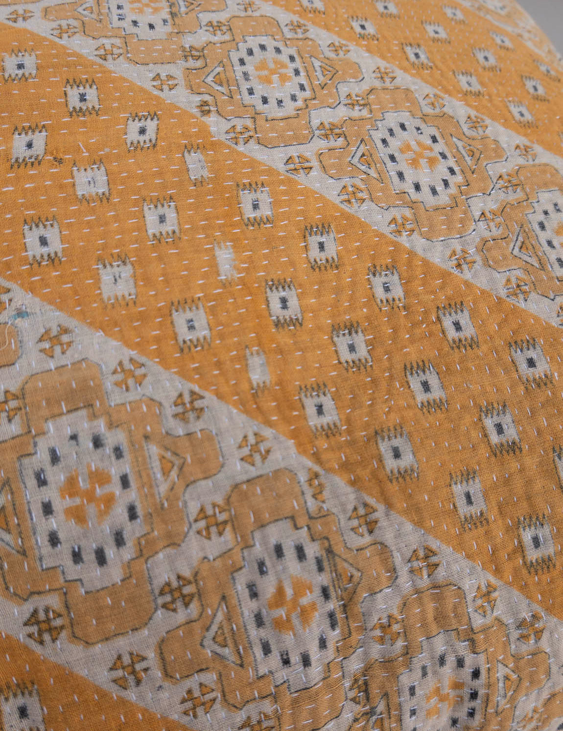 Indian kantha cushion XL - 835