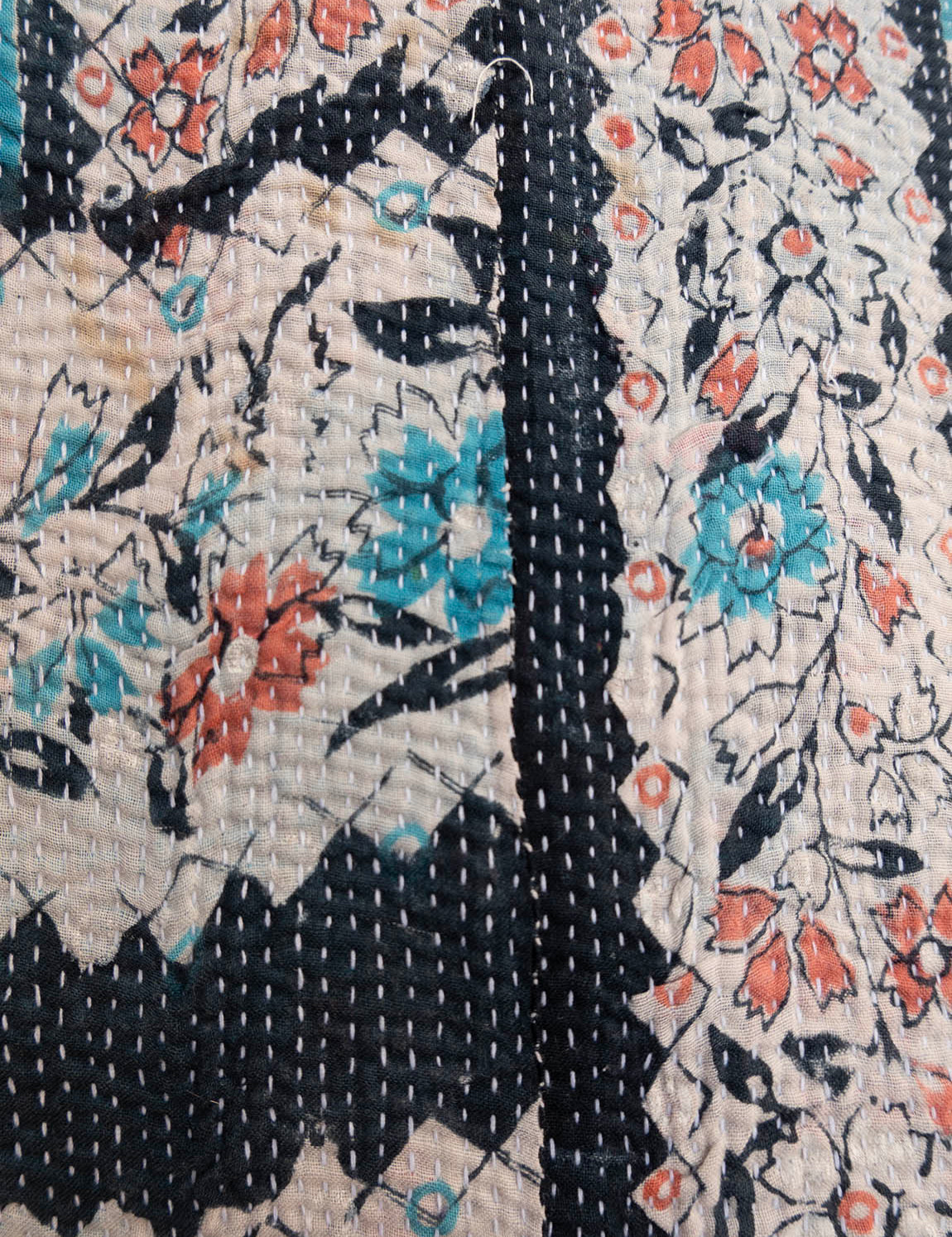 Indian kantha cushion M - 840