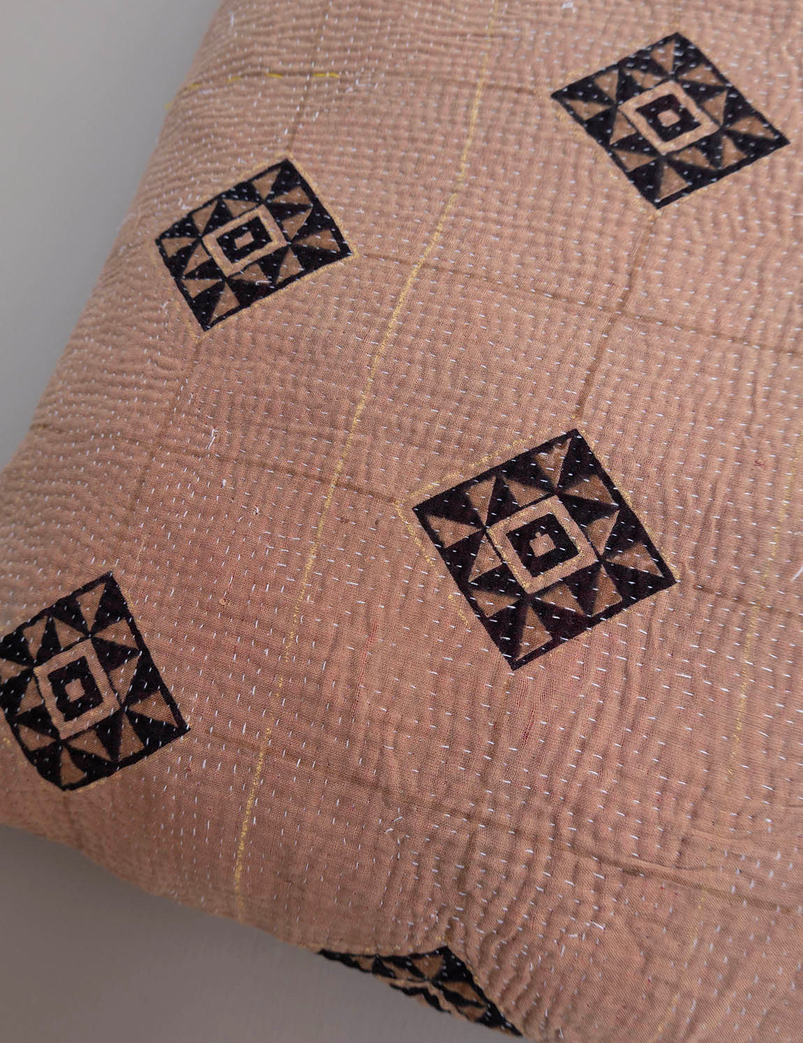 Indian kantha cushion M - 841