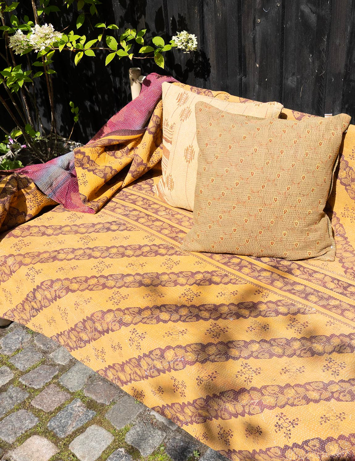 Indisk kantha pude M  - 895