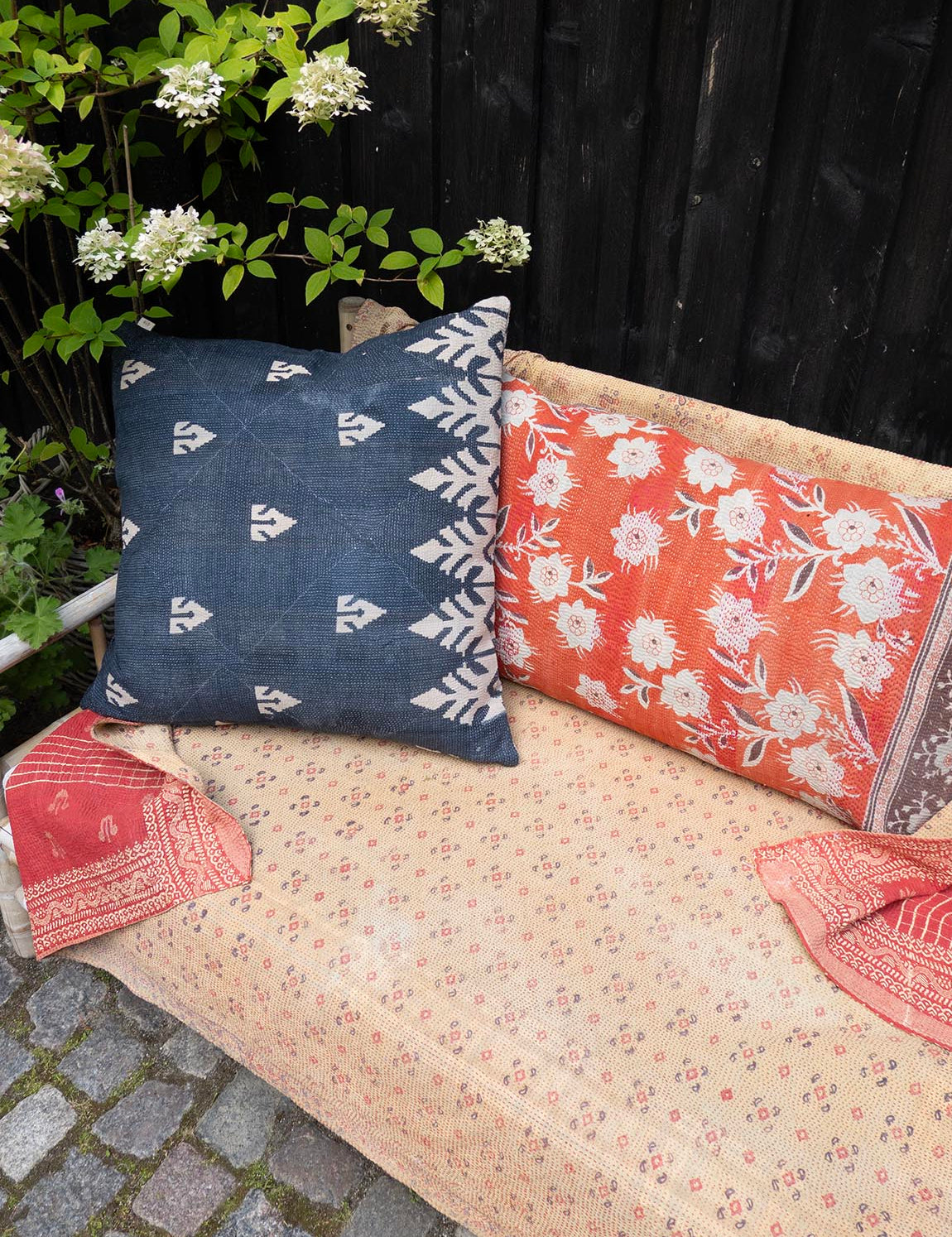 Indisk kantha pude L - 897