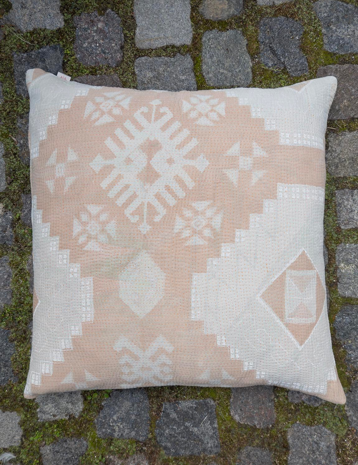 Indisk kantha pude M  - 888