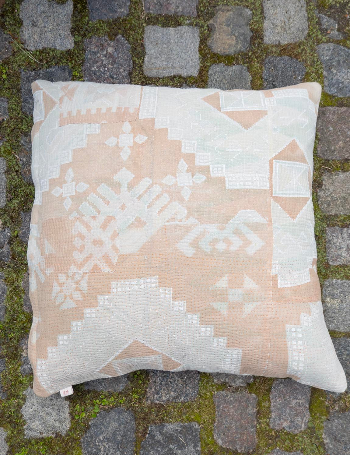 Indisk kantha pude M  - 888