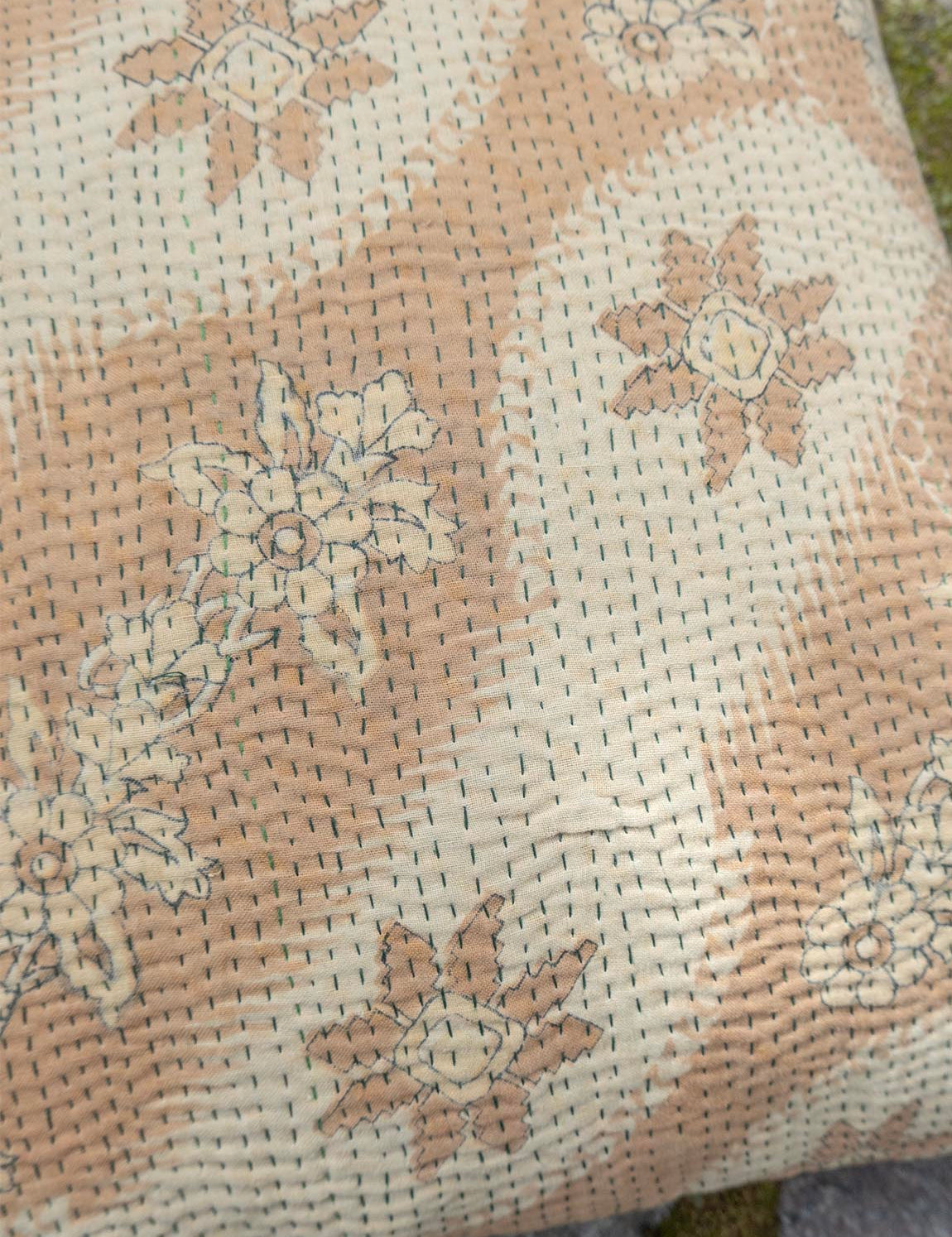 Indisk kantha pude M  - 892