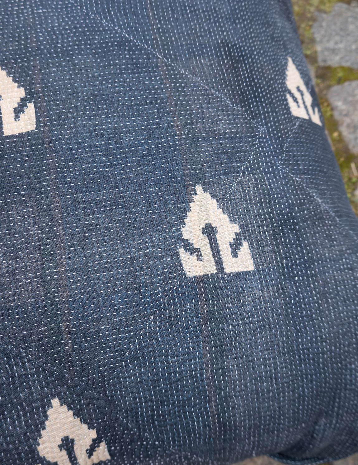 Indisk kantha pude L - 897