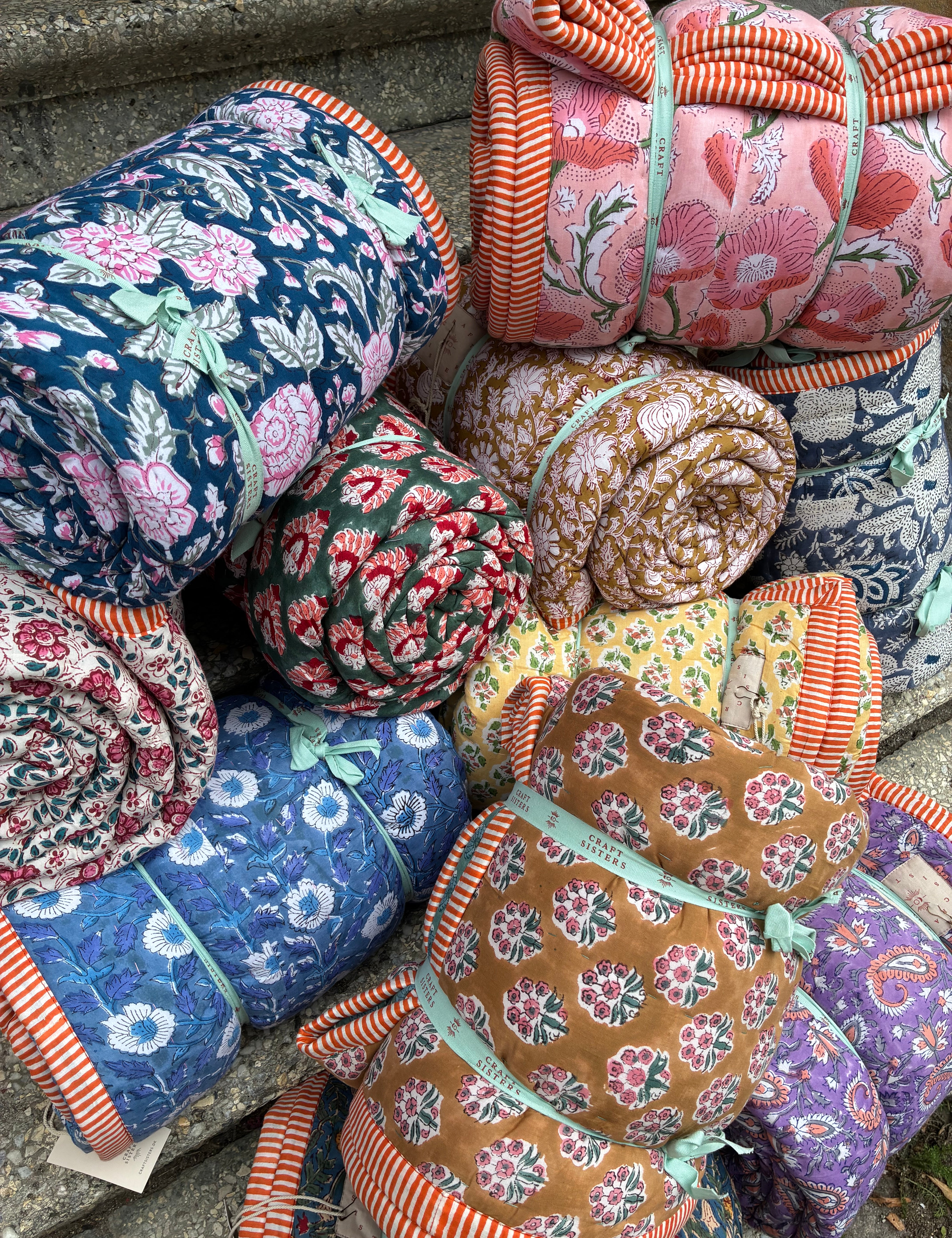 Quiltet tæppe - Blue Meadow / Antique Floral
