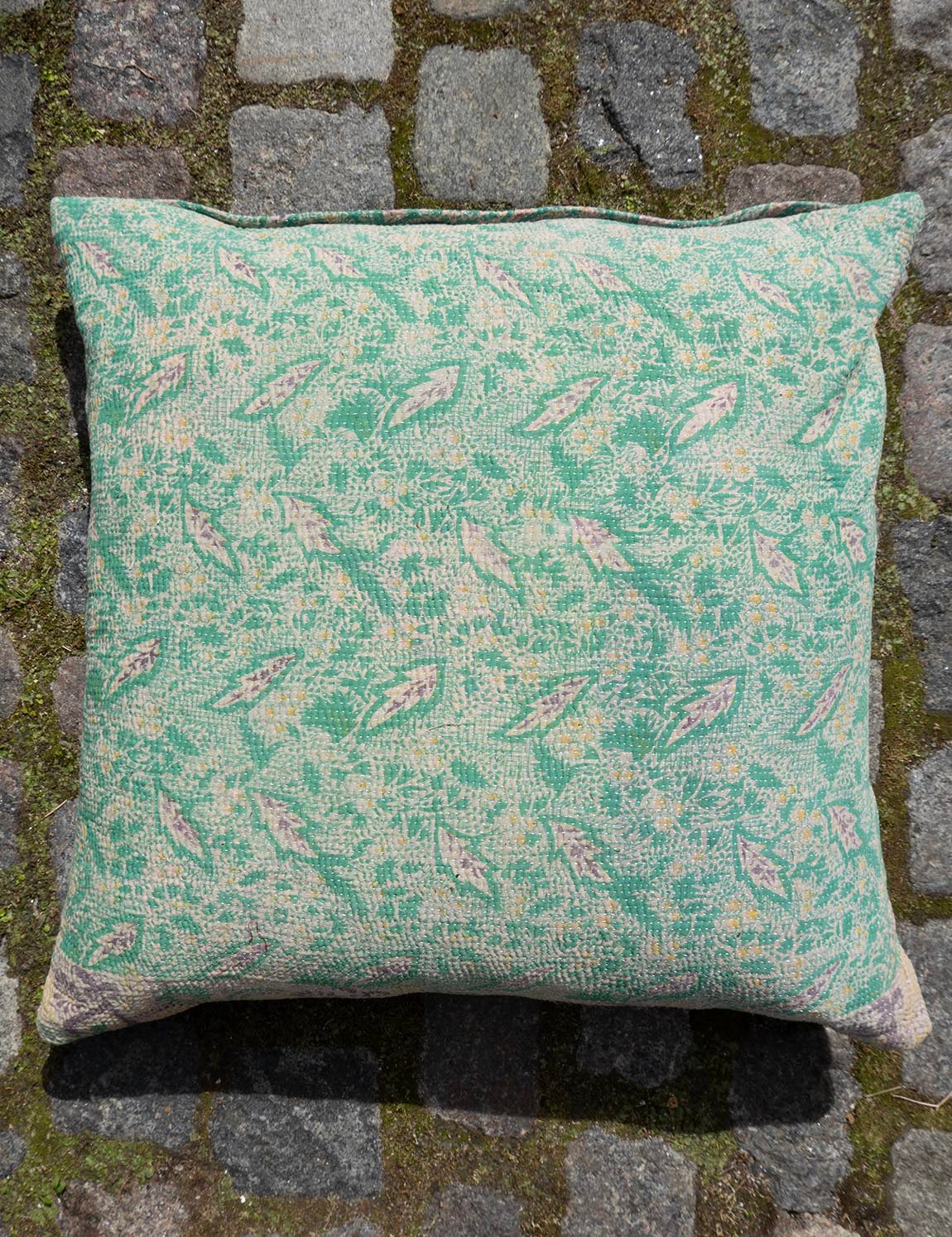 Indisk kantha pude M  - 903