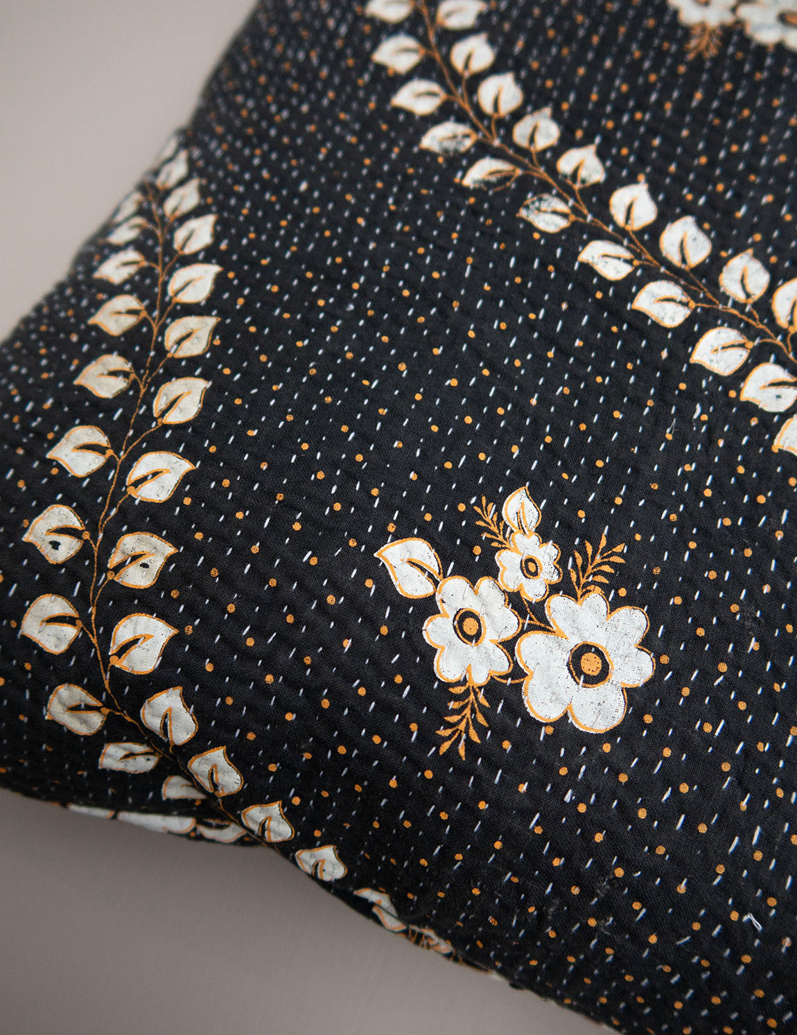Indisk kantha pude M  - 914