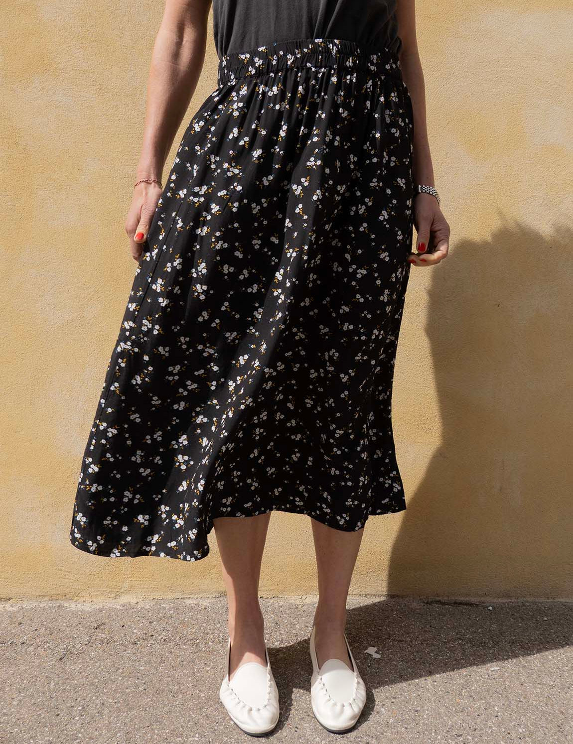Summer Skirt - 98 Black with White Flower