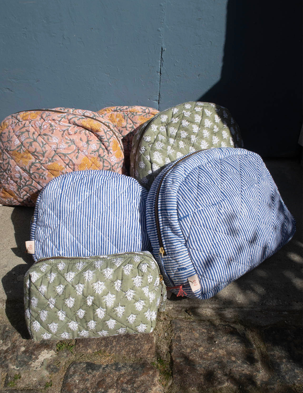 Moon Pouch Blockprint L - Blue Stripes