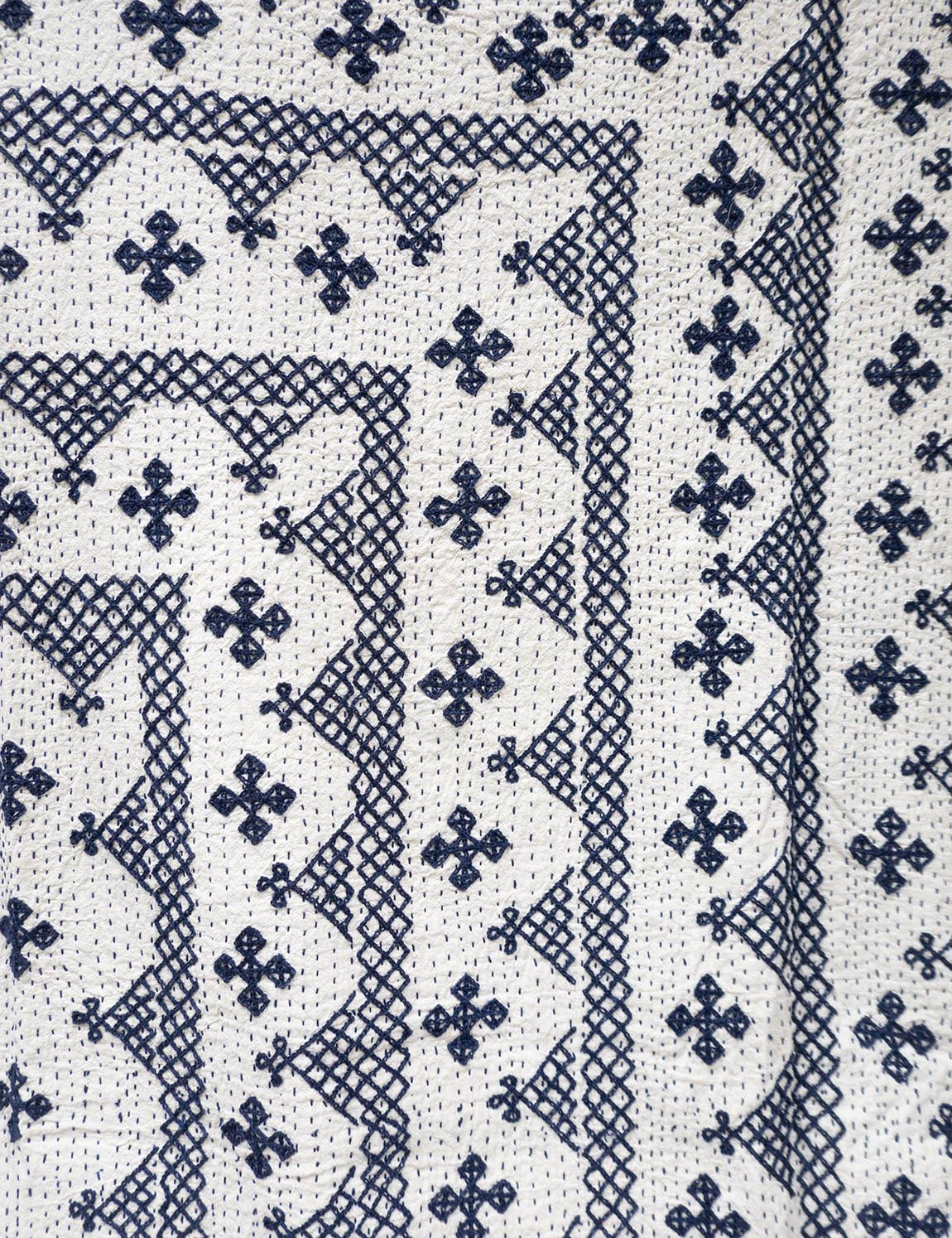 PRE-ORDER (nov. lev.) Cross stitch sengetæppe - Blue