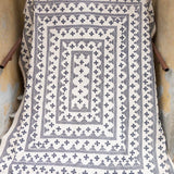 PRE-ORDER (nov. lev.) Cross stitch sengetæppe - Blue