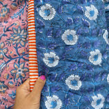Quiltet tæppe - Blue Floral / Baby Pink