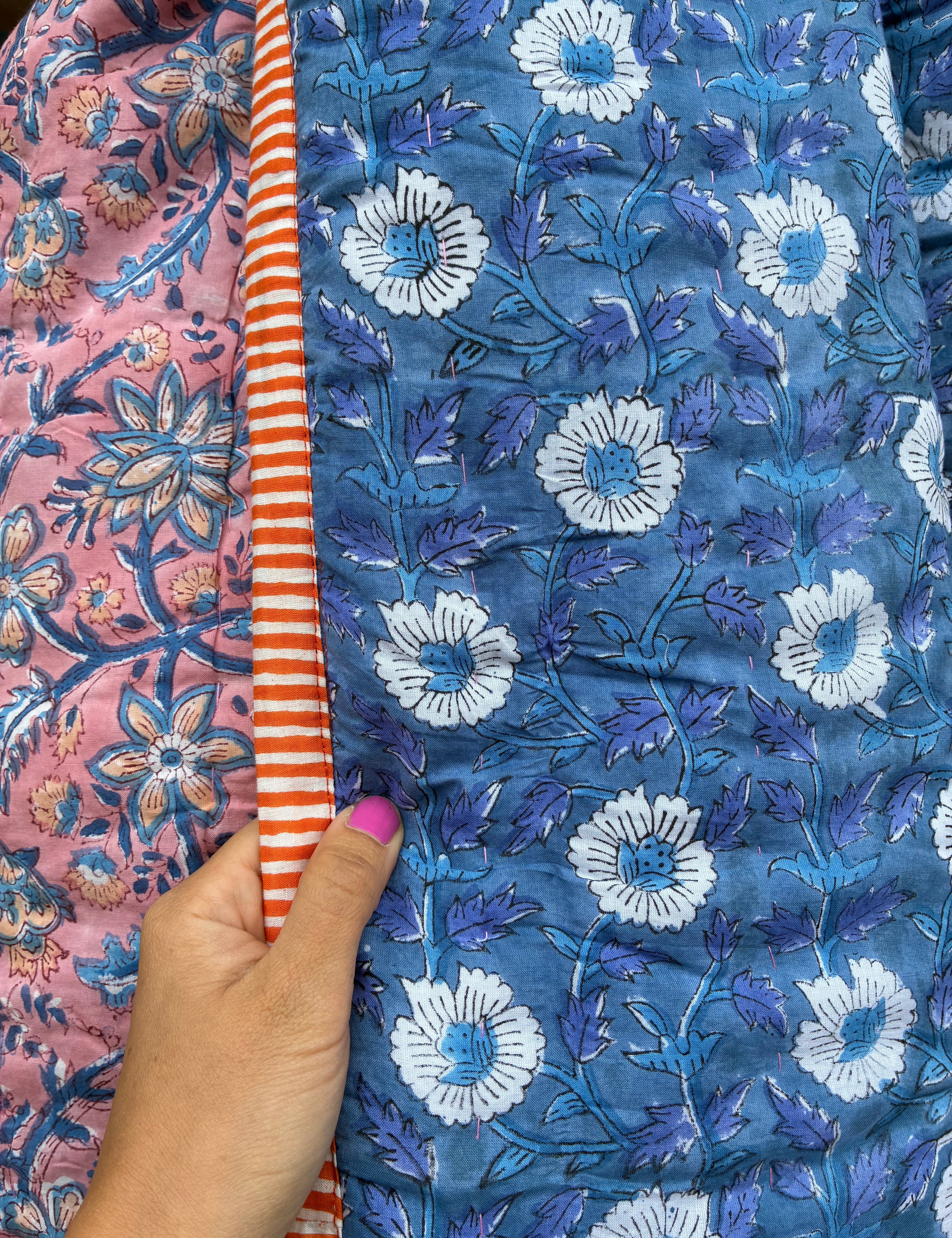 Quiltet tæppe - Blue Floral / Baby Pink