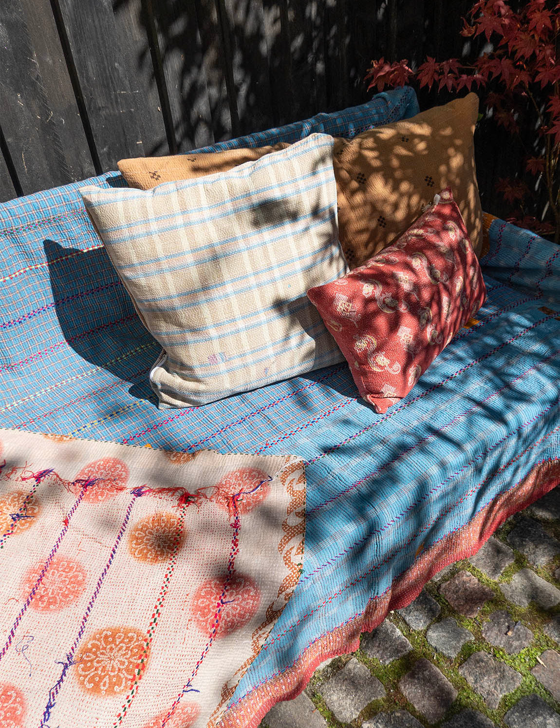 Indian kantha cushion XL - 488