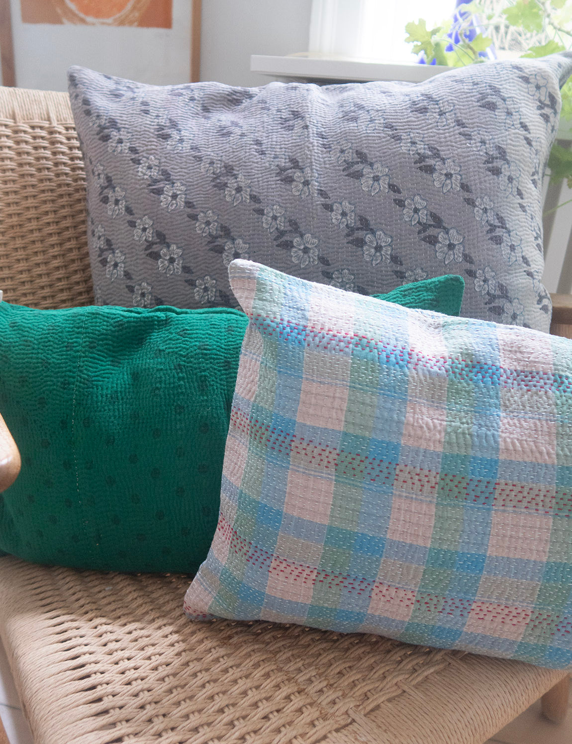 Indian kantha cushion L - 309