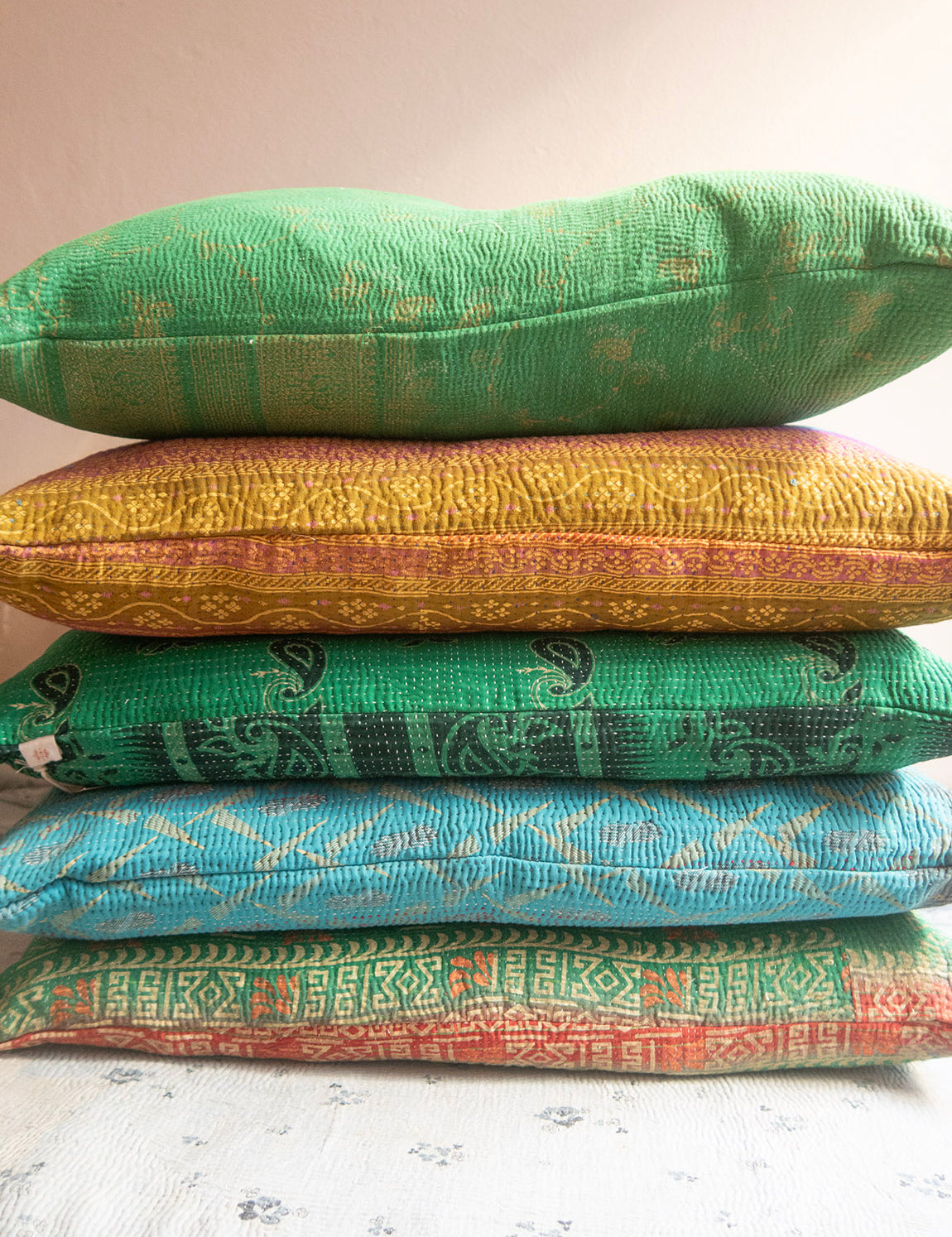 Indian kantha cushion L - 336