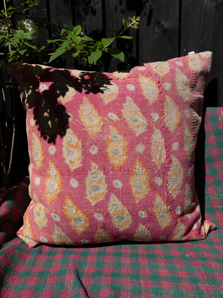 Indisk kantha pude L - 500
