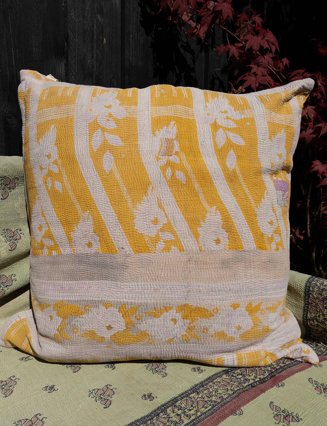 Indian kantha cushion L - 505