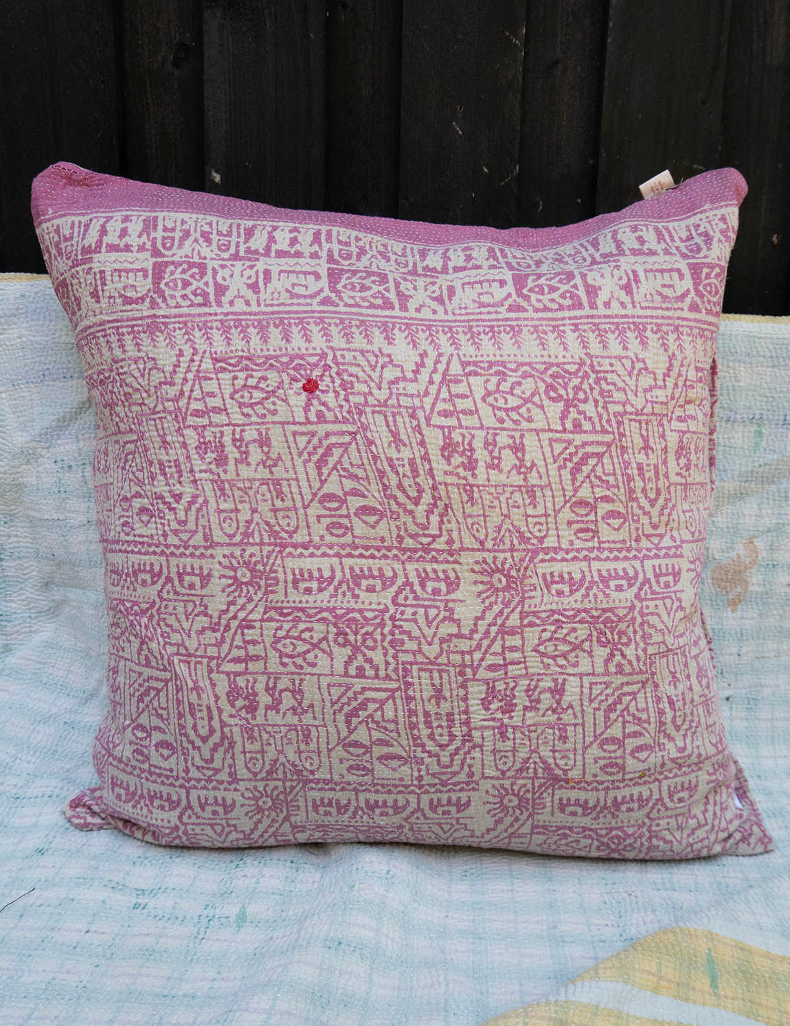 Indian kantha cushion M - 523