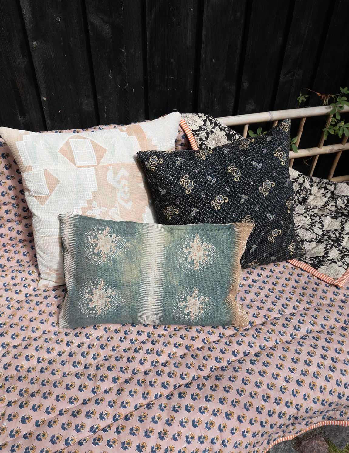 Indisk kantha pude M  - 887