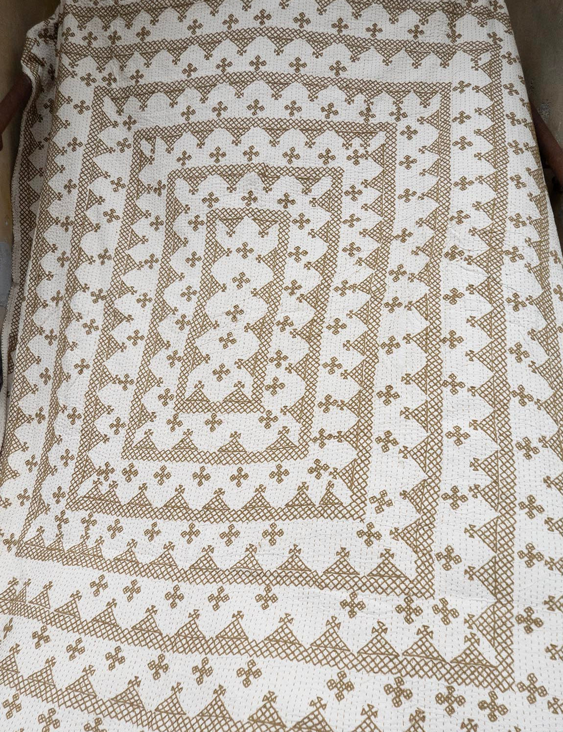 PRE-ORDER (new arrival) Cross stitch bedspread - Olive